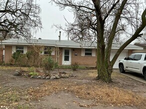 Building Photo - 628 SW 12th St