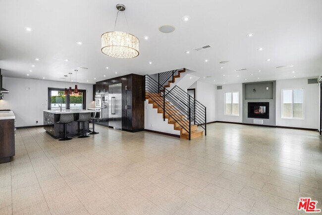 Foto del edificio - 4440 Katherine Ave