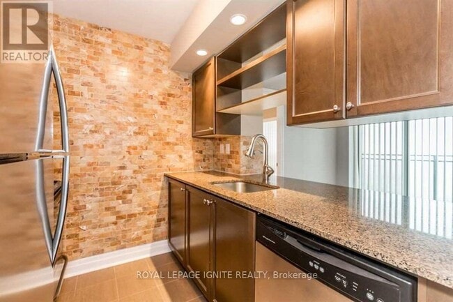 Building Photo - 215 Queen St E