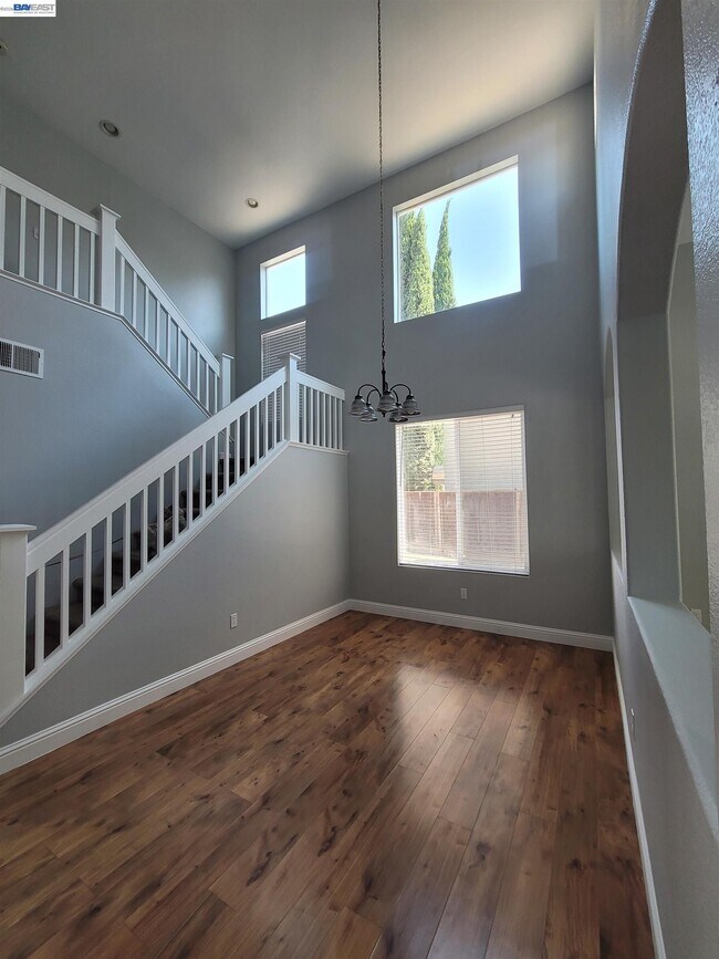 Foto del edificio - 577 Rockingham Way