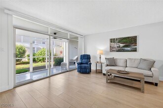 Building Photo - 330 Tudor Dr
