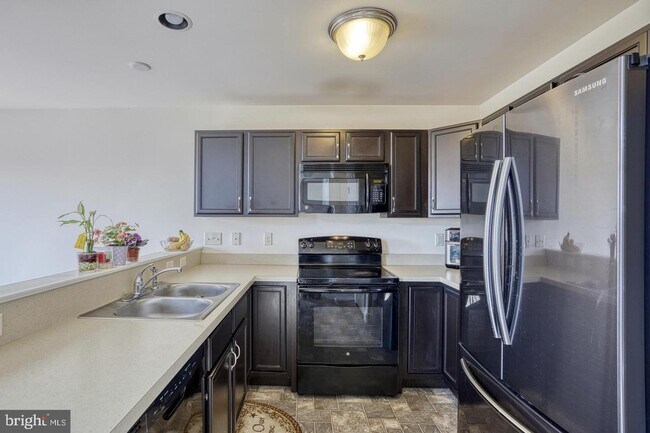 Foto del edificio - 8464 Hamilton St