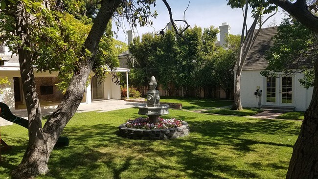 Foto del edificio - 517 N Maple Dr