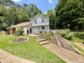 Building Photo - 5073 Village Green Way