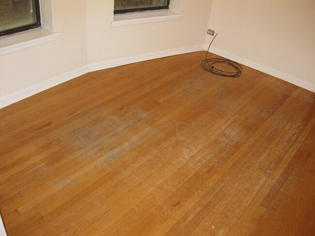 Dining Room - 908 W Grace St