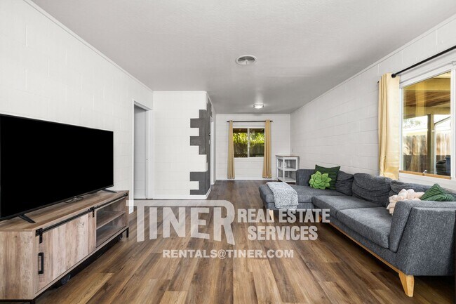 Building Photo - Unique And Luxurious Haven Perfect For Pet...
