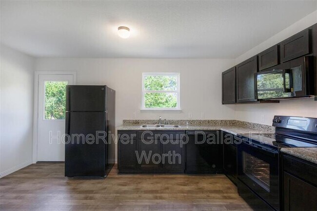 Foto del edificio - 6008 Tallie Rd