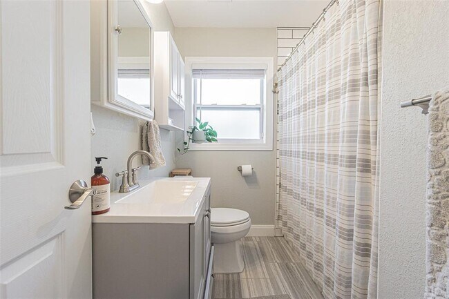 Foto del edificio - 701 W Henry Ave