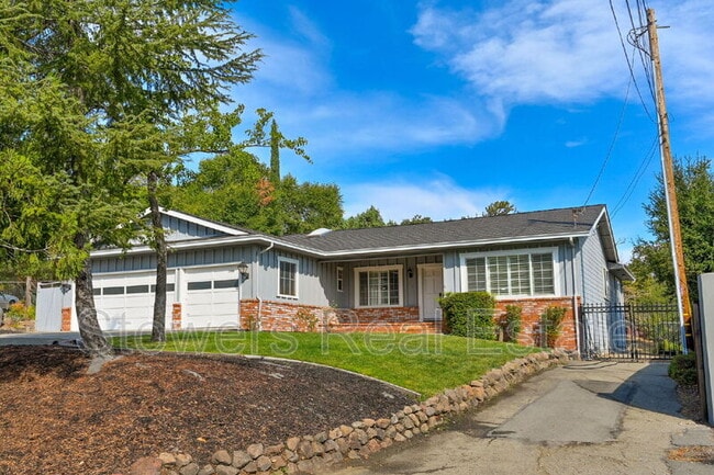 Building Photo - 1090 Livorna Rd