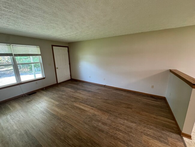 Foto del edificio - 639 W Highland Ave