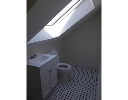 Building Photo - 131 Lynnfield St