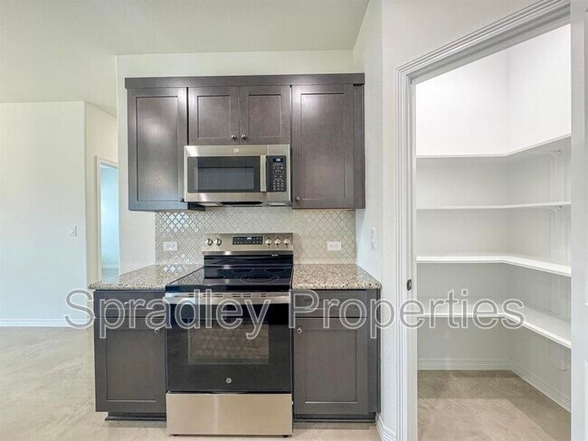 Building Photo - 201 Juniper Dr