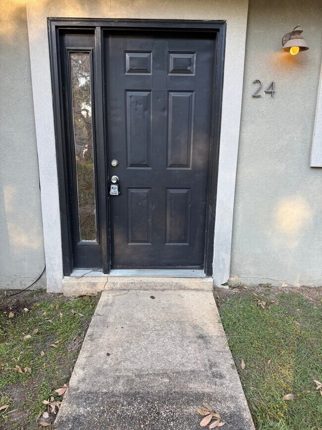 Foto del edificio - 1625 Martin Bluff Rd