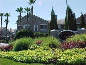 Building Photo - 10561 Villa View Cir