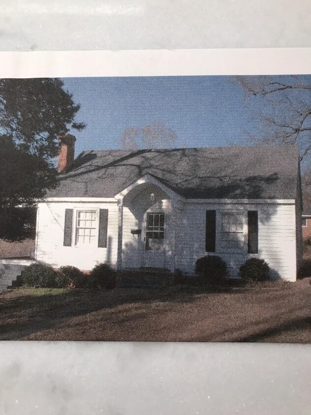 Primary Photo - 409 E 3rd St