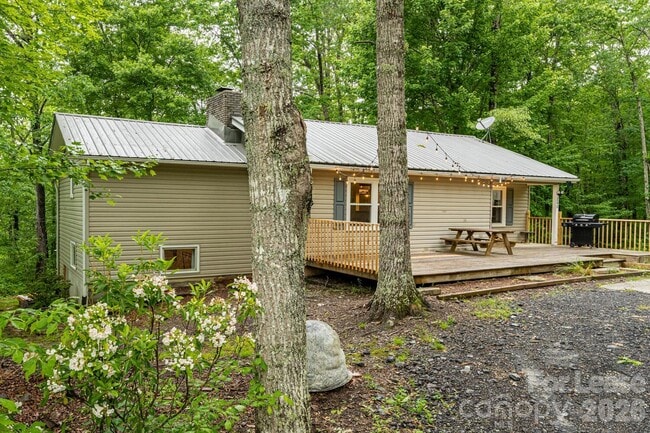 Building Photo - 260 Allison Hill Rd