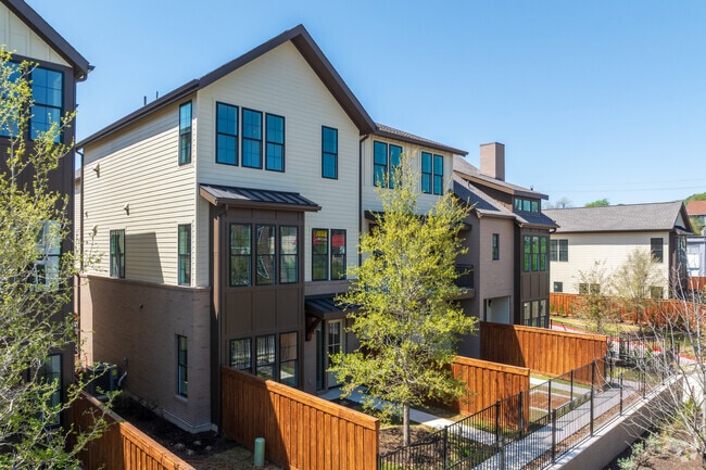 Building Photo - Rosemark Woodland Townhome Community