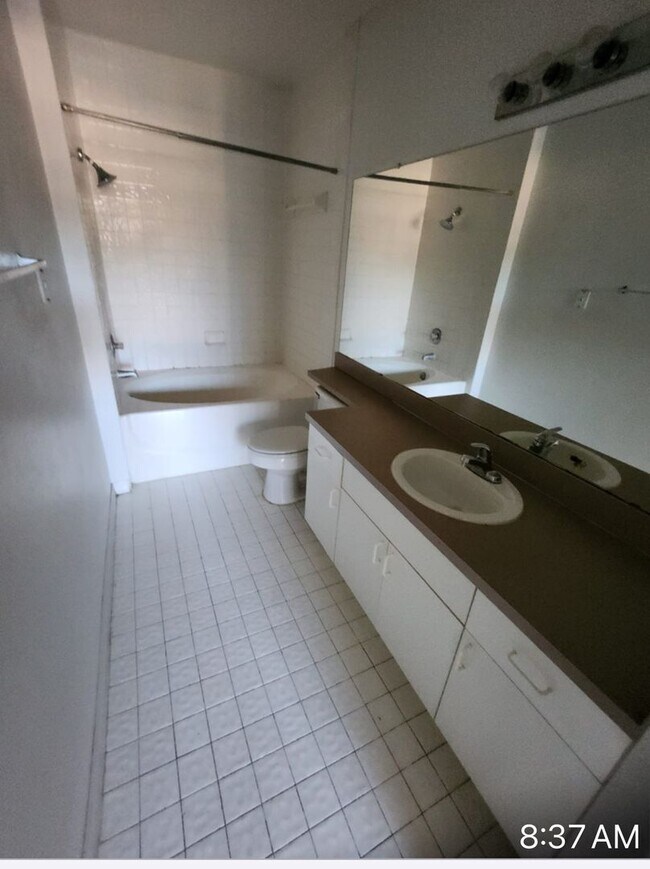 Foto del edificio - 5518 Metrowest, Bldg. 11, Unit 207