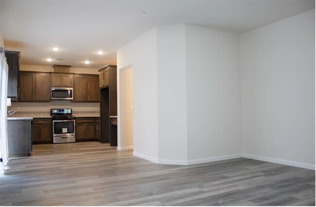 Building Photo - 545 Barcelona Ct