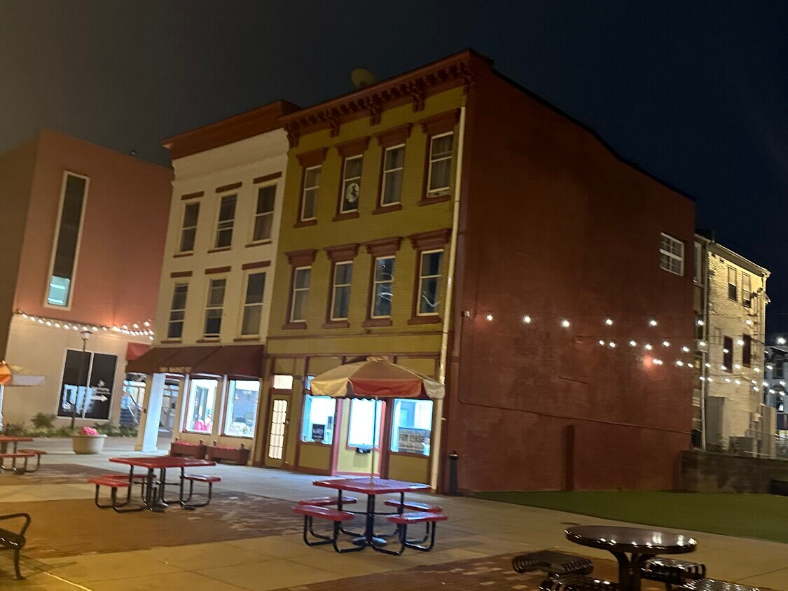 Right in the heart of the Plaza. - 1061 Market St