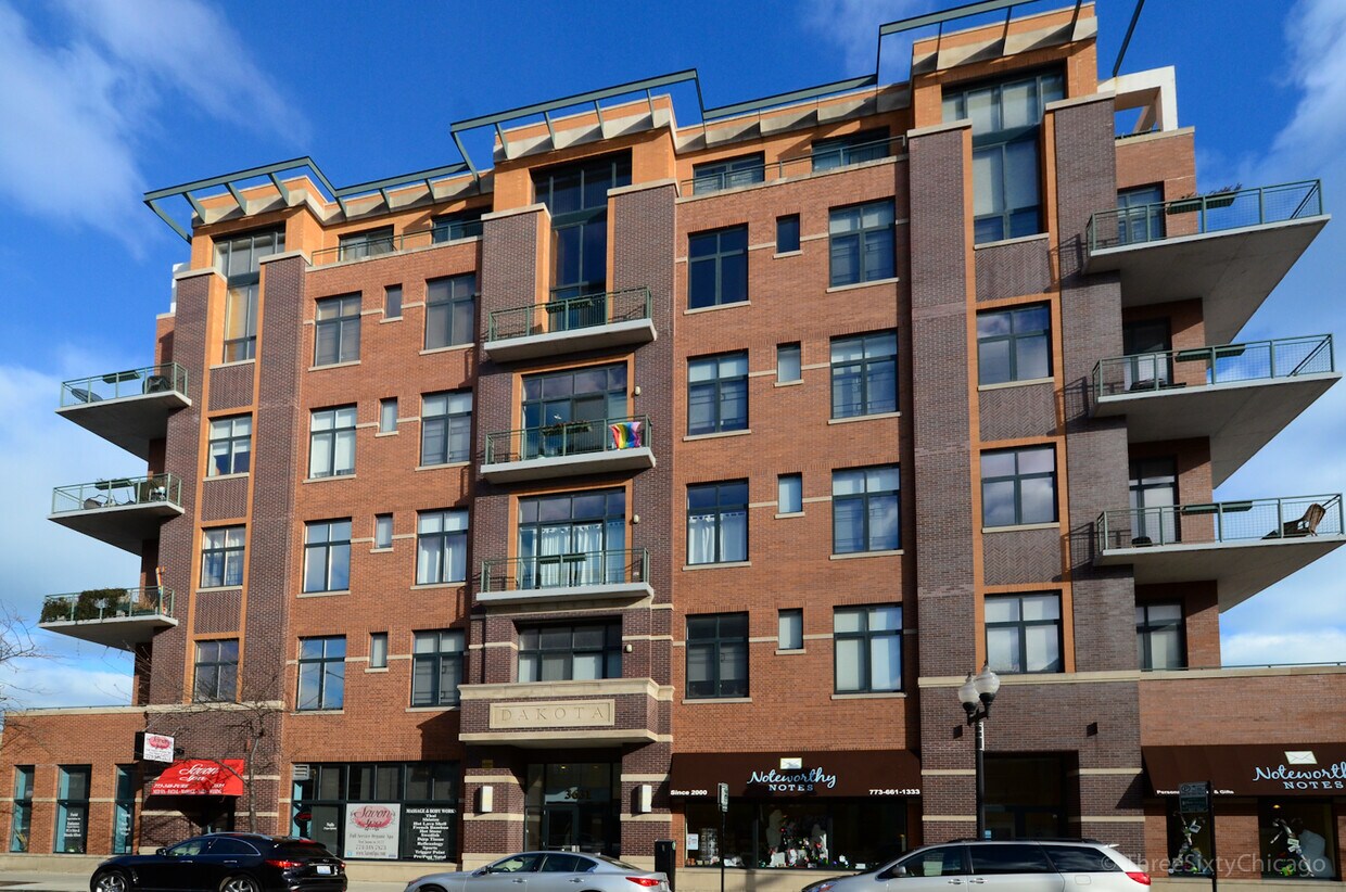 Primary Photo - 3631 N Halsted St