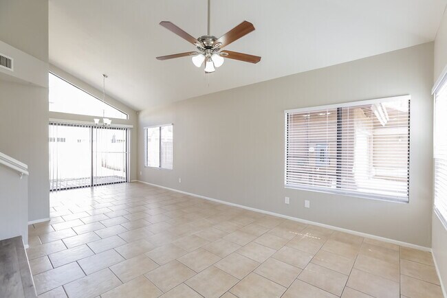 Foto del edificio - 18421 N 44th Pl