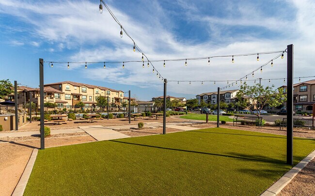 Foto del edificio - 1255 N Arizona Ave