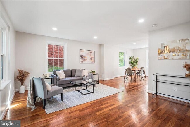 Foto del edificio - 4642 31st Rd S