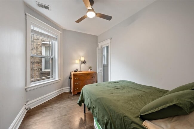 Foto del edificio - 5331 N Winthrop Ave