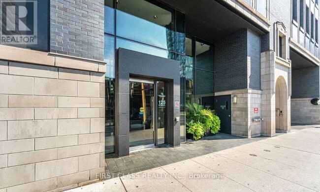 Building Photo - 125 Peter St