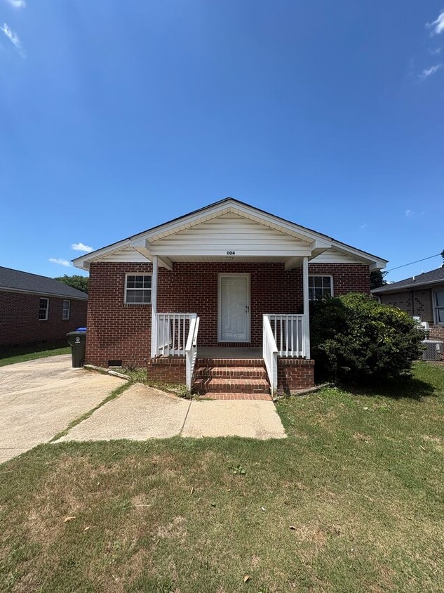 Photo - 104 Bruce St