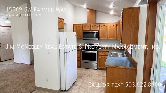 Foto del edificio - 15569 SW Farmer Way