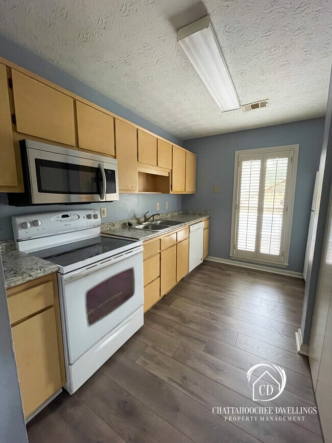 Building Photo - 483 Fairchase Ct