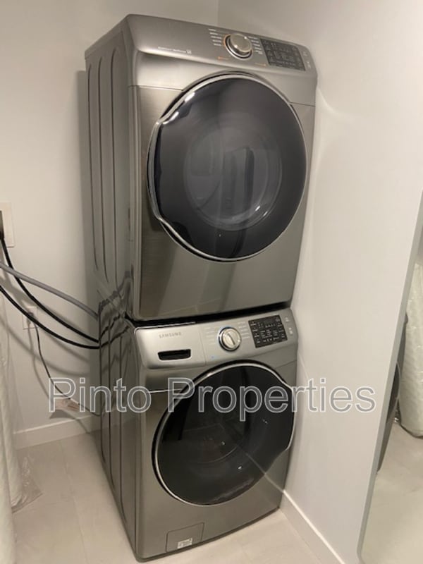 Building Photo - 10749-10786 86 Ave NW