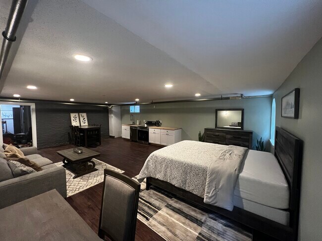 Photo - 1820 Albany Ave Apartment