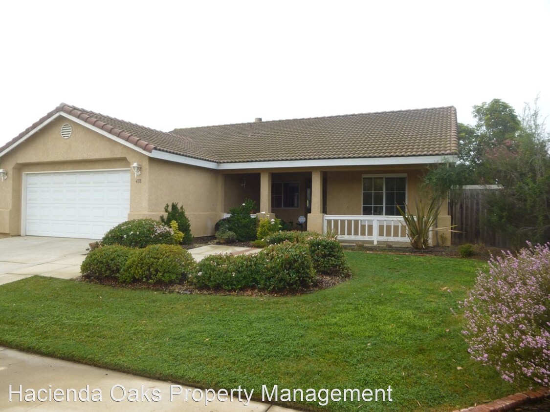 3 br, 2 bath House - 438 E San Luis Drive