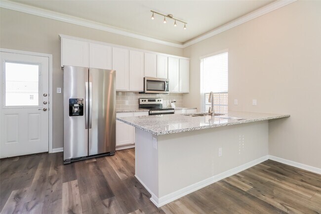 Foto del edificio - 9845 Crescent Cove Dr