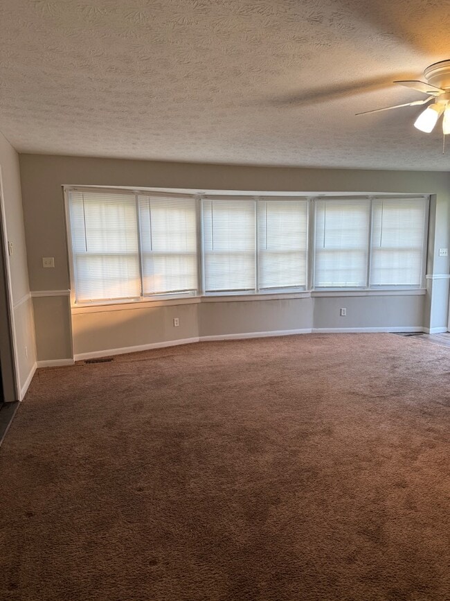 Foto del edificio - 4125 Brierwood Ln