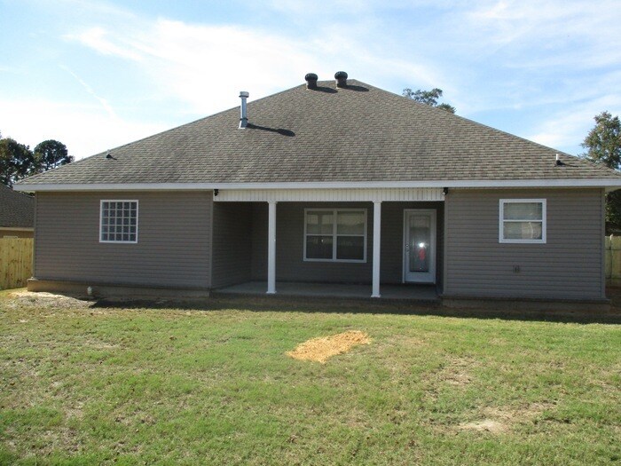 212 Hidden Meadows Drive Benton, Texas 72015 House Rental in Benton
