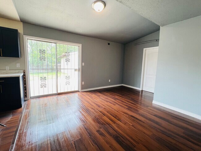 Foto del edificio - 4851 Castle Bow