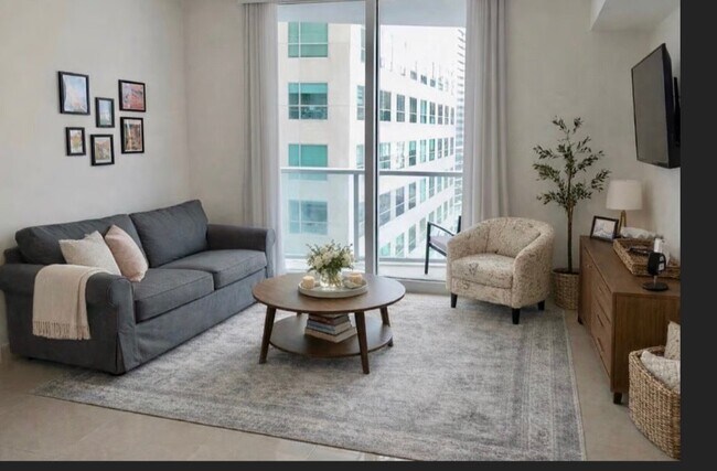 Foto del edificio - 185 SW 7th St