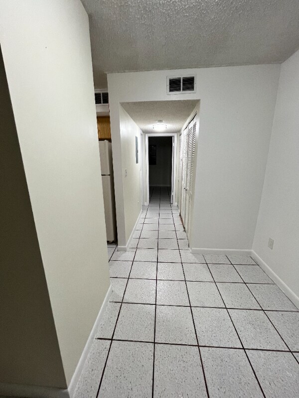 Foto principal - 2260 W 53rd Pl