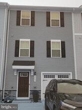 Building Photo - 2582 Laurel Pk Dr