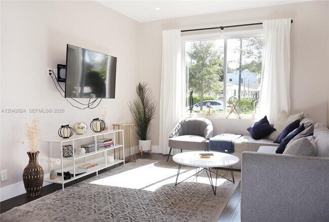 Foto del edificio - 513 SW 18th Ct