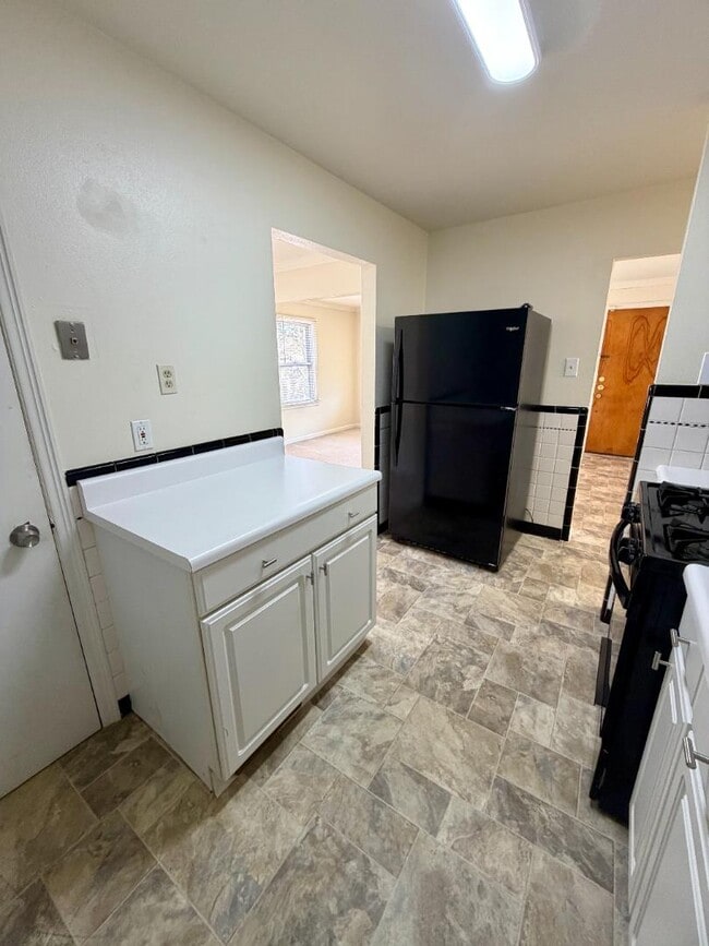 Building Photo - 1215 Bliss Dr