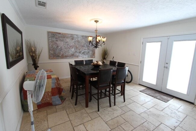 Building Photo - 6517 Sivley St