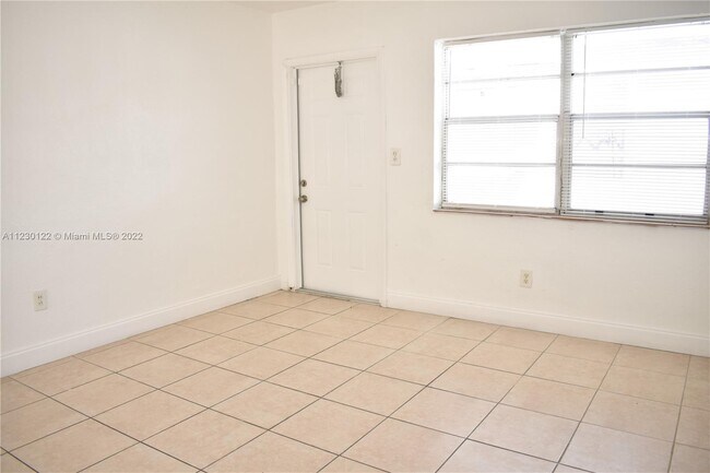 Foto del edificio - 633 NW 6th Ct