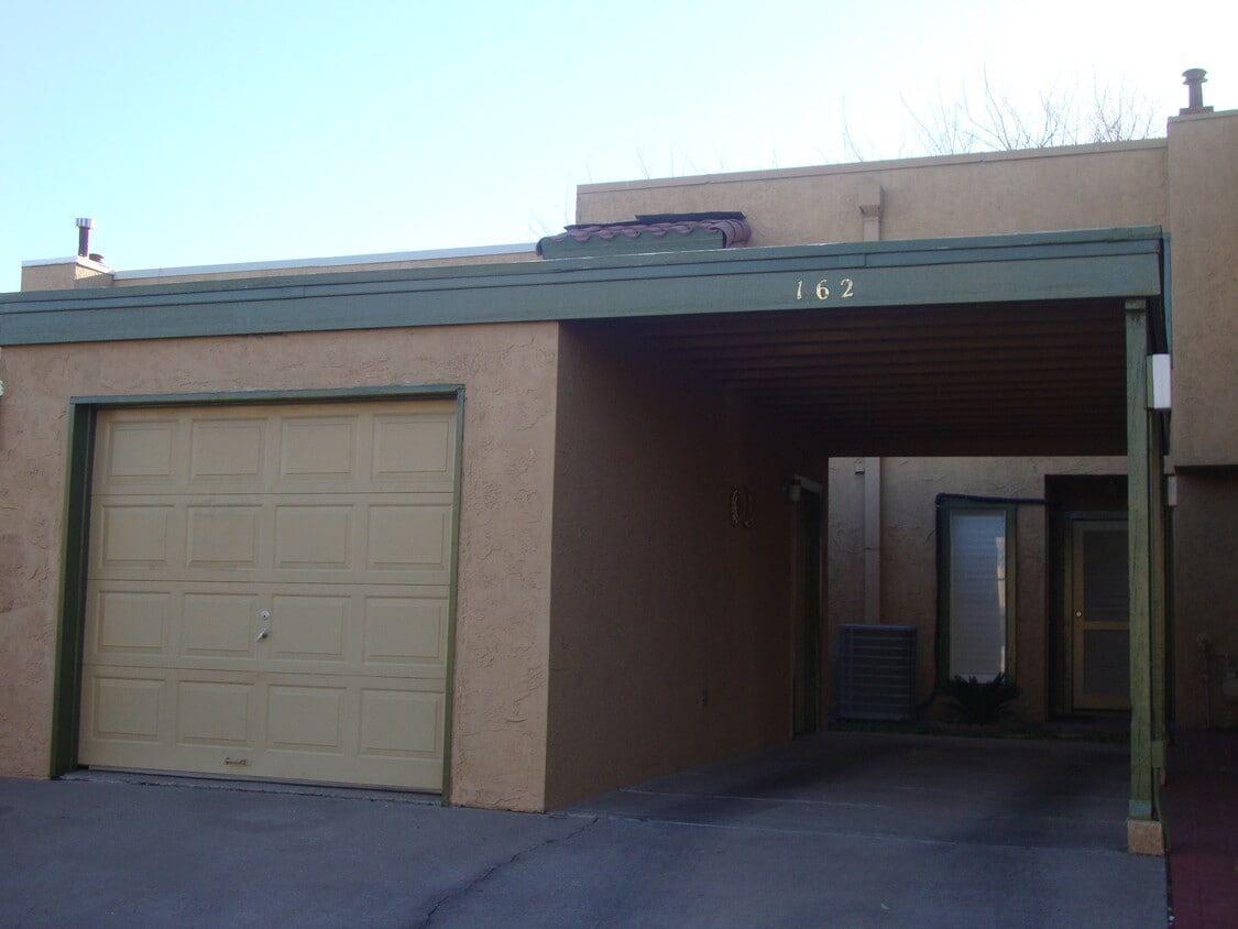 Primary Photo - 1644 Lomaland Dr