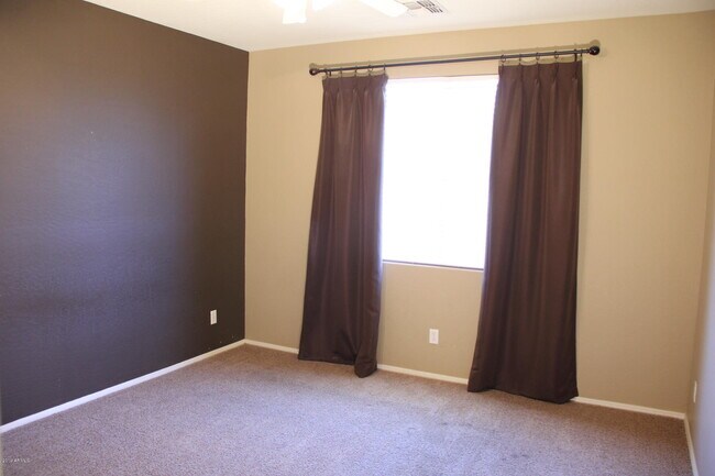 Building Photo - 7324 W Valencia Dr