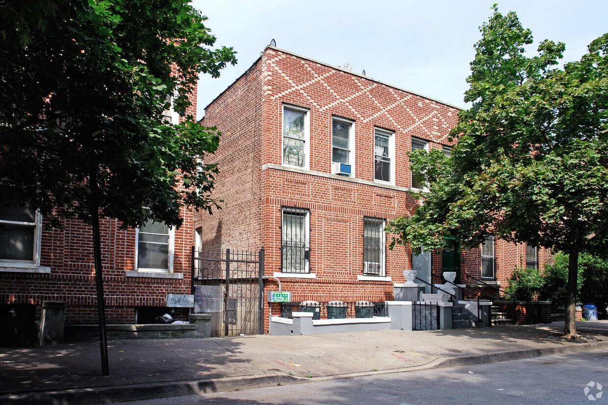 Primary Photo - 1319 Harrod Ave